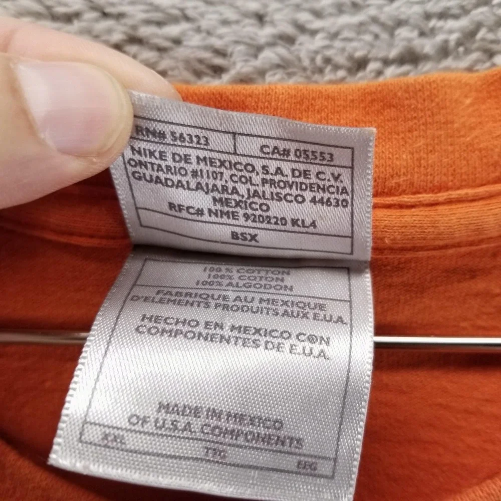 VTG Nike Shirt Mens 2XL Orange Center Swoosh‎ Grid Graphic Short Sleeve Tee Y2K
